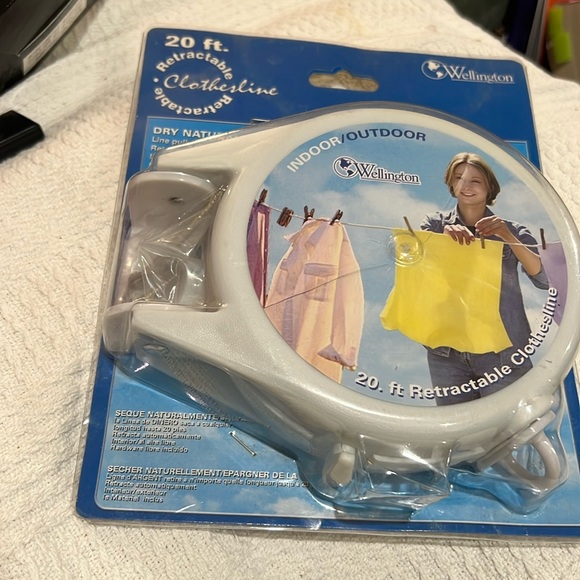 New- Retractable Wash Line - 20 ft Single Line - Picture 1 of 2